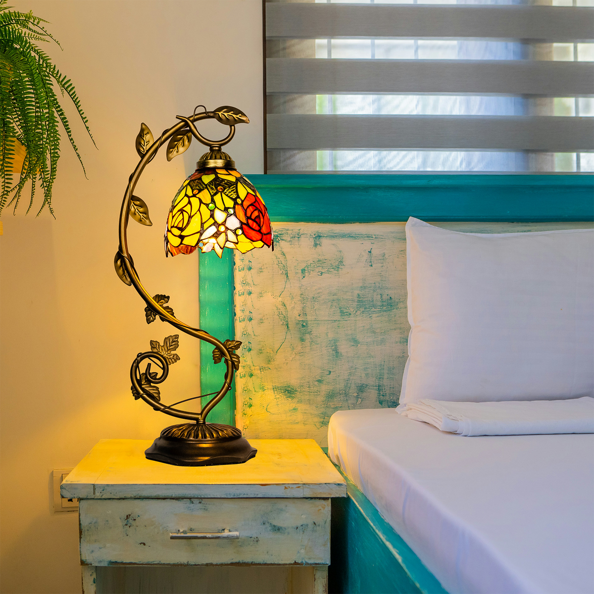 Aeyee Tiffany Style Table Lamp with Metal Leaf, Stained Glass Desk Lamp, Vintage Night Light, Art Deco Reading Light with Handmade Lampshade for Nightstand Living Room (Rose)