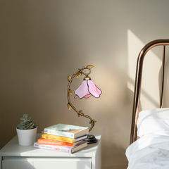 Aeyee Tiffany Style Table Lamp with Metal Leaf, Stained Glass Desk Lamp, Vintage Night Light, Art Deco Reading Light with Handmade Lampshade for Nightstand Living Room
