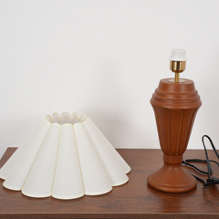 Aeyee Classic Wood Table Lamp with Linen Shade Farmhouse Table Lamp Wood Bedside Lamps Vintage Nightstand Lamps Petal-Shaped Desk Lamp for Bedroom Living Room